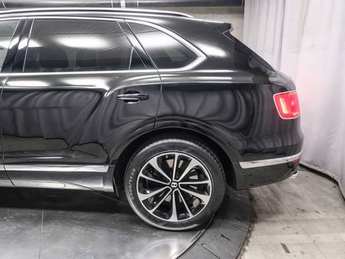Used 2018 Bentley Bentayga AWD/4WD image 8
