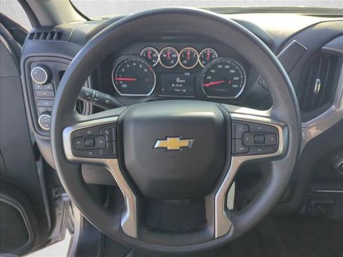 Used 2021 Chevrolet Silverado 2500 Custom w/ Custom Value Package image 12