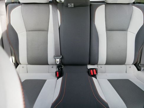 Used 2018 Subaru Crosstrek 2.0i Premium AWD/4WD image 13