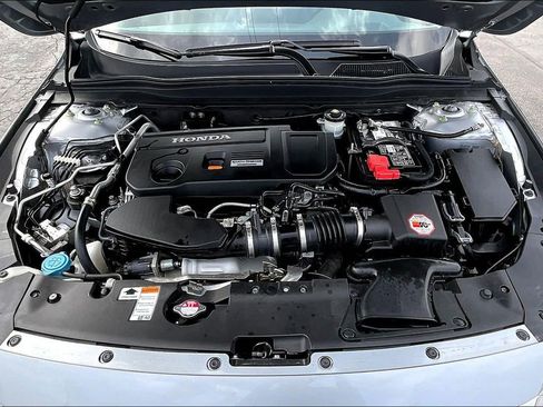 Used 2018 Honda Accord Touring image 5