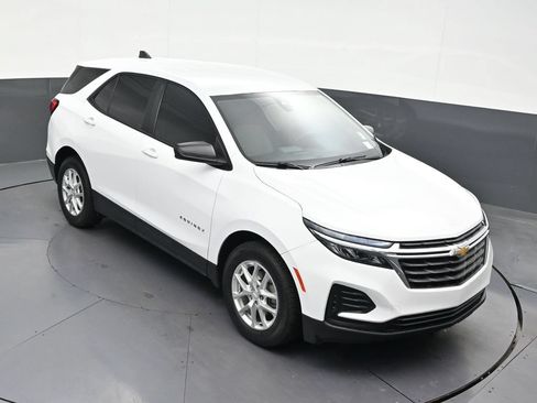 Used 2022 Chevrolet Equinox LS FWD image 21