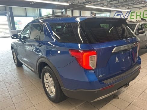 Used 2021 Ford Explorer XLT w/ Equipment Group 202A image 5