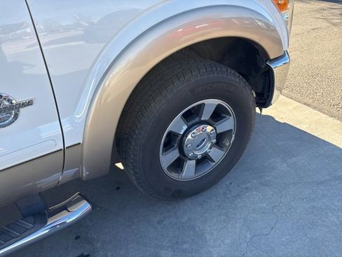 Used 2012 Ford F250 Lariat image 23