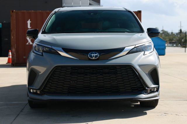 Used 2023 Toyota Sienna XSE FWD image 20