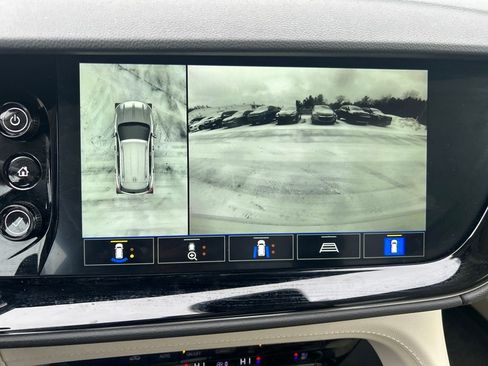 Used 2022 Buick Envision Avenir w/ Technology Package II image 36