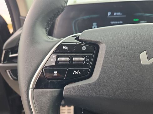 Certified 2023 Kia Niro EX Touring FWD image 24