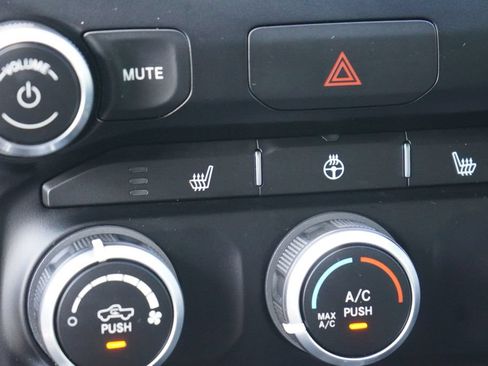 Used 2023 RAM 1500 Big Horn AWD/4WD image 32