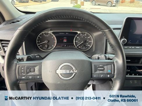 Used 2025 Nissan Rogue SV FWD image 6