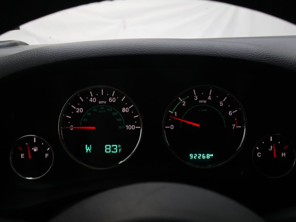 Used 2018 Jeep Wrangler Unlimited Sahara w/ Connectivity Group AWD/4WD image 22
