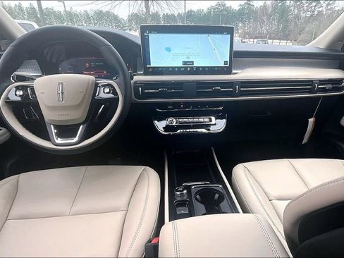 New 2026 Lincoln Corsair Premiere image 5