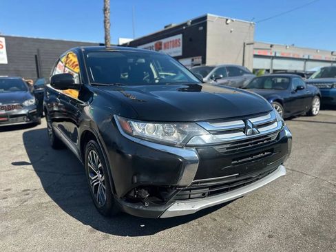 Used 2017 Mitsubishi Outlander ES image 45