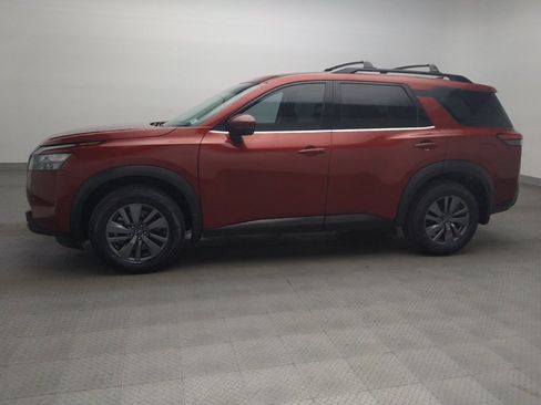 Used 2023 Nissan Pathfinder SV w/ Lighting Package (N92) FWD image 2