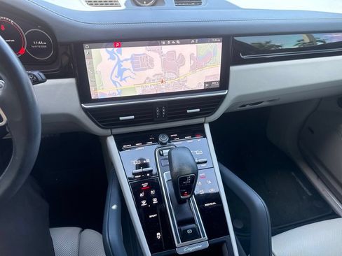 Used 2020 Porsche Cayenne AWD/4WD image 20