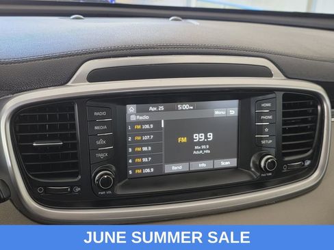 Used 2020 Kia Sorento LX AWD/4WD image 16