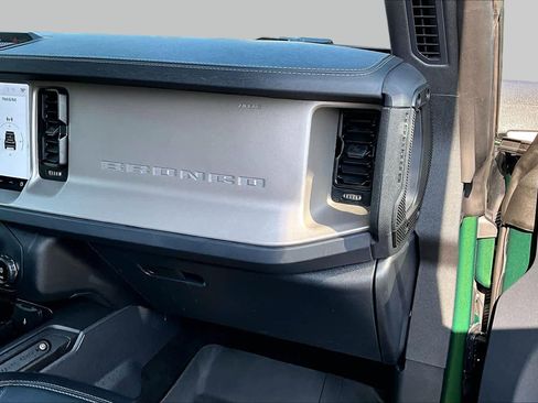 Used 2025 Ford Bronco Outer Banks AWD/4WD image 19