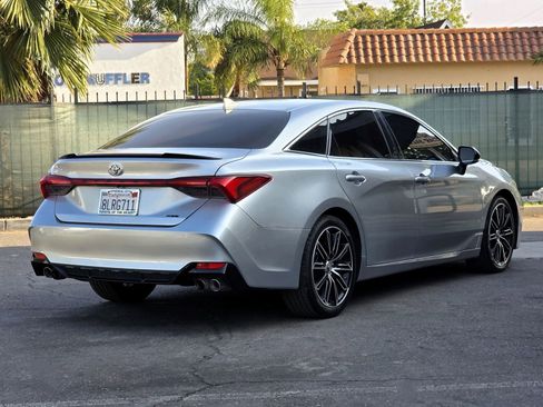 Used 2019 Toyota Avalon XSE w/ Preferred Accessory Package FWD image 4