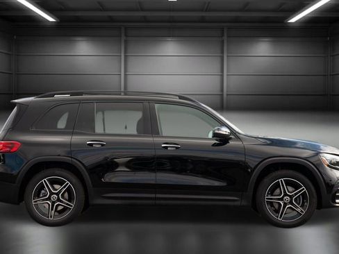 Certified 2025 Mercedes-Benz GLB 250 4MATIC image 10