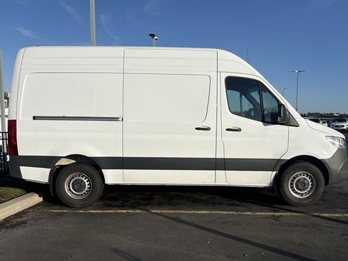 Used 2025 Mercedes-Benz Sprinter 2500 image 7