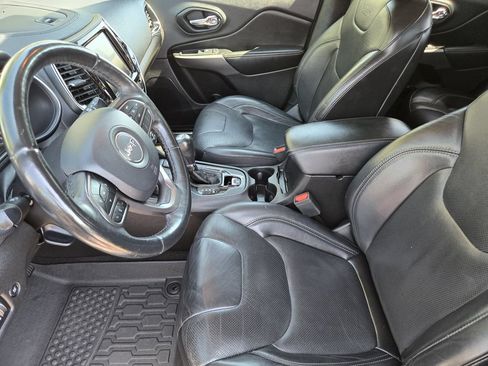 Used 2019 Jeep Cherokee Limited AWD/4WD image 10