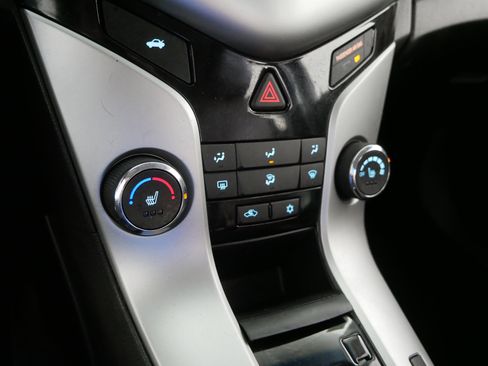 Used 2015 Chevrolet Cruze LT w/ RS Package image 23