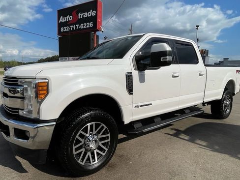 Used 2017 Ford F350 Lariat w/ Lariat Ultimate Package AWD/4WD image 4