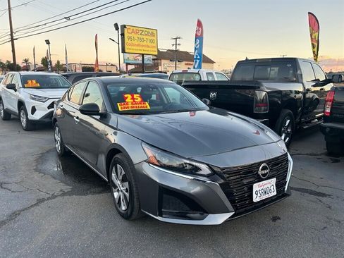 Used 2025 Nissan Altima 2.5 S FWD image 19