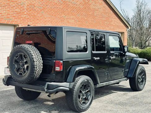 Used 2016 Jeep Wrangler Unlimited Sahara image 10