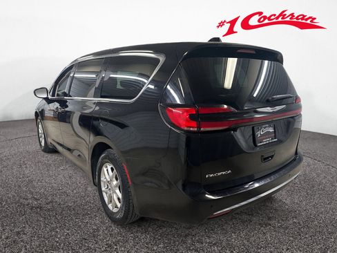 Used 2024 Chrysler Pacifica Touring-L FWD image 20