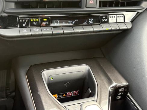 Used 2025 Toyota Crown Signia w/ Advanced Technology Package AWD/4WD image 15