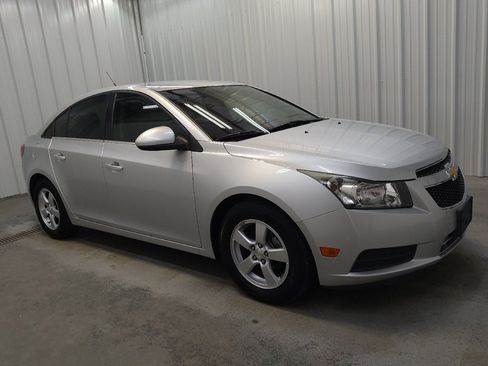 Used 2014 Chevrolet Cruze LT FWD image 11