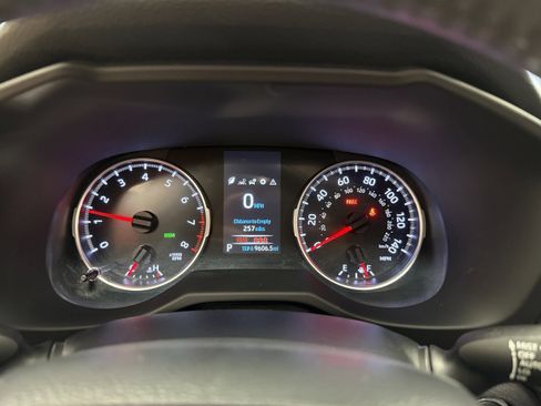 Used 2021 Toyota RAV4 XLE Premium image 39