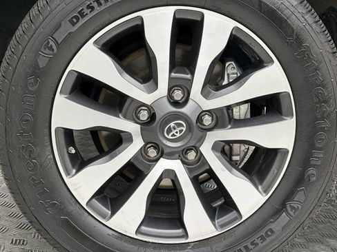 Used 2018 Toyota Sequoia Limited w/ Safety & Convenience Package AWD/4WD image 10