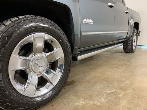 Used 2018 Chevrolet Silverado 1500 High Country image 2