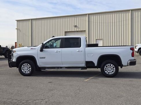 Used 2020 Chevrolet Silverado 2500 LT w/ Texas Edition image 4