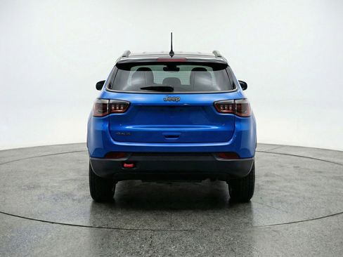 Used 2025 Jeep Compass Trailhawk image 7
