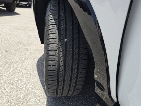 Certified 2024 Buick Encore GX Sport Touring w/ Advanced Technology Package FWD image 31