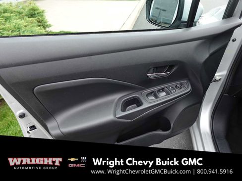 Used 2023 Nissan Versa SV image 11