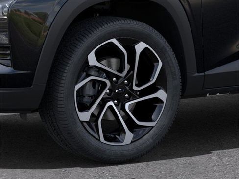 New 2025 Chevrolet Trax RS w/ Driver Confidence Package image 9