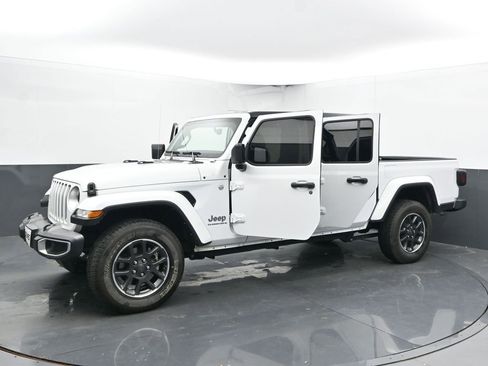 Used 2023 Jeep Gladiator Overland image 53