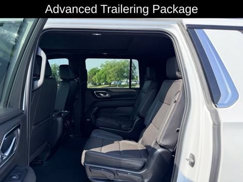 Used 2024 Chevrolet Suburban High Country AWD/4WD image 9