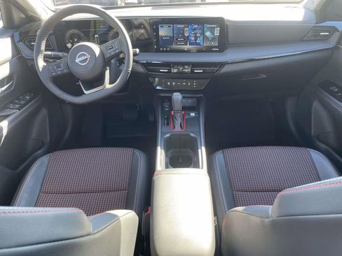 Used 2026 Nissan Kicks SR image 12