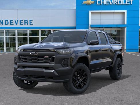 New 2026 Chevrolet Colorado Trail Boss w/ Midnight Edition AWD/4WD image 9