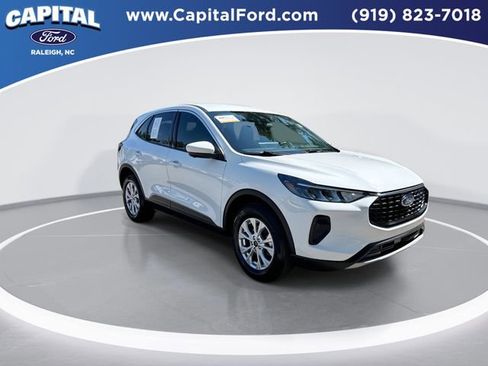 Certified 2024 Ford Escape Active w/ Tech Pack #2 AWD/4WD image 2