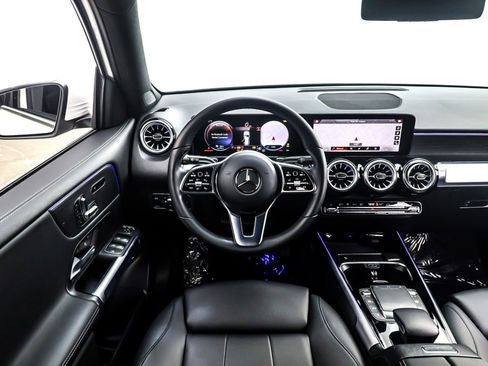 Used 2023 Mercedes-Benz EQB 250+ image 6