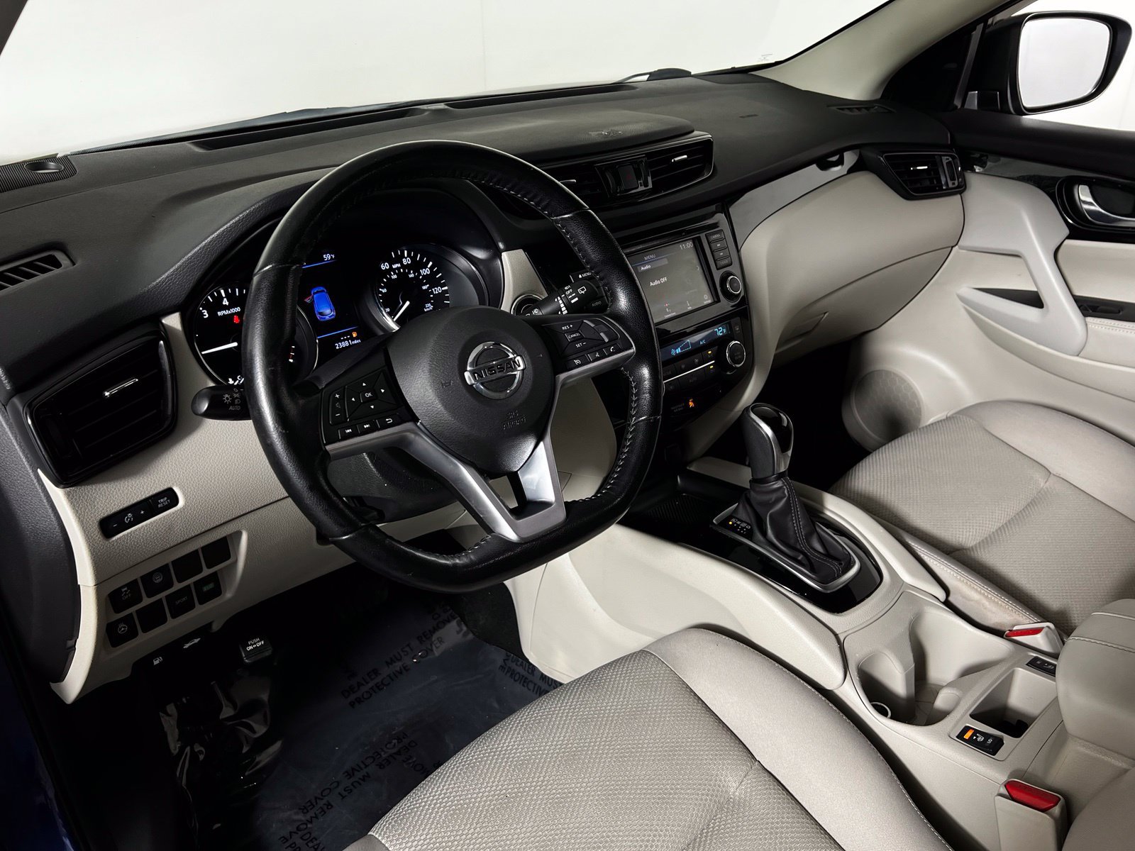 Used 2021 Nissan Rogue Sport SV FWD image 12