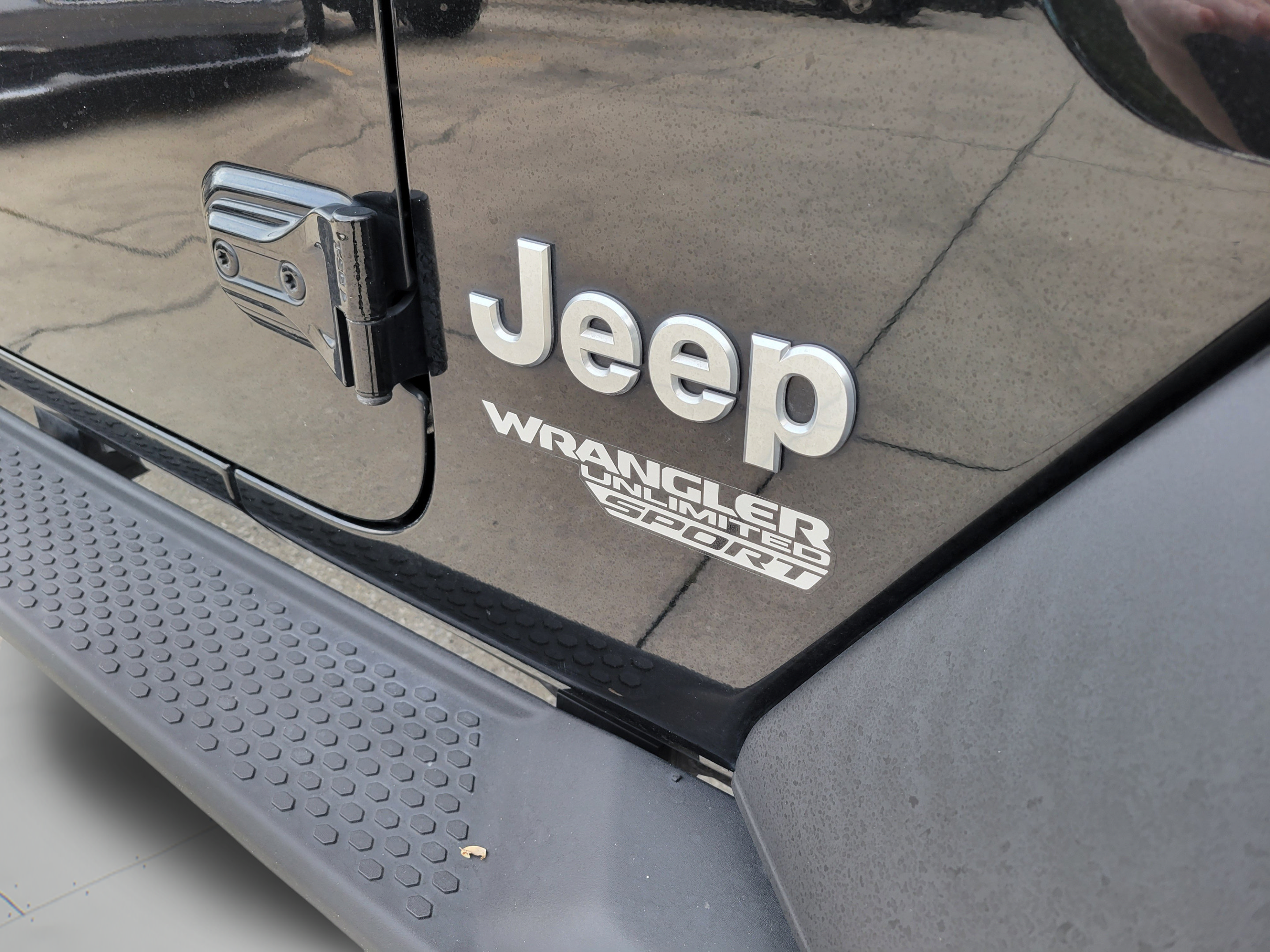 Used 2018 Jeep Wrangler Unlimited Sport S AWD/4WD image 6