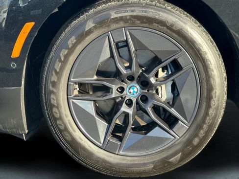Used 2024 BMW iX xDrive50 image 26