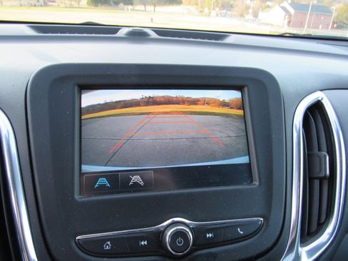 Used 2018 Chevrolet Equinox LT image 12