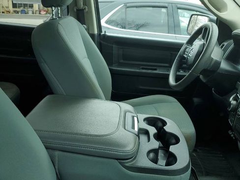 Used 2018 RAM 1500 Express AWD/4WD image 7