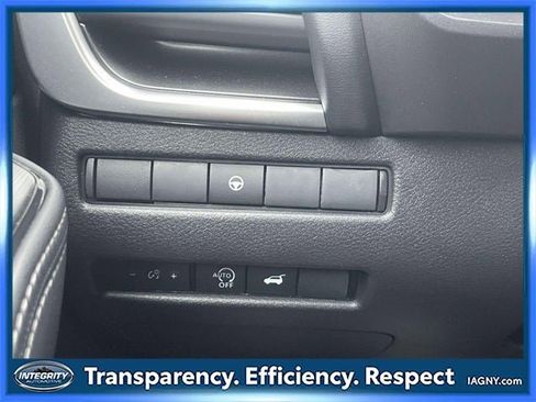 Certified 2025 Nissan Rogue SV image 20